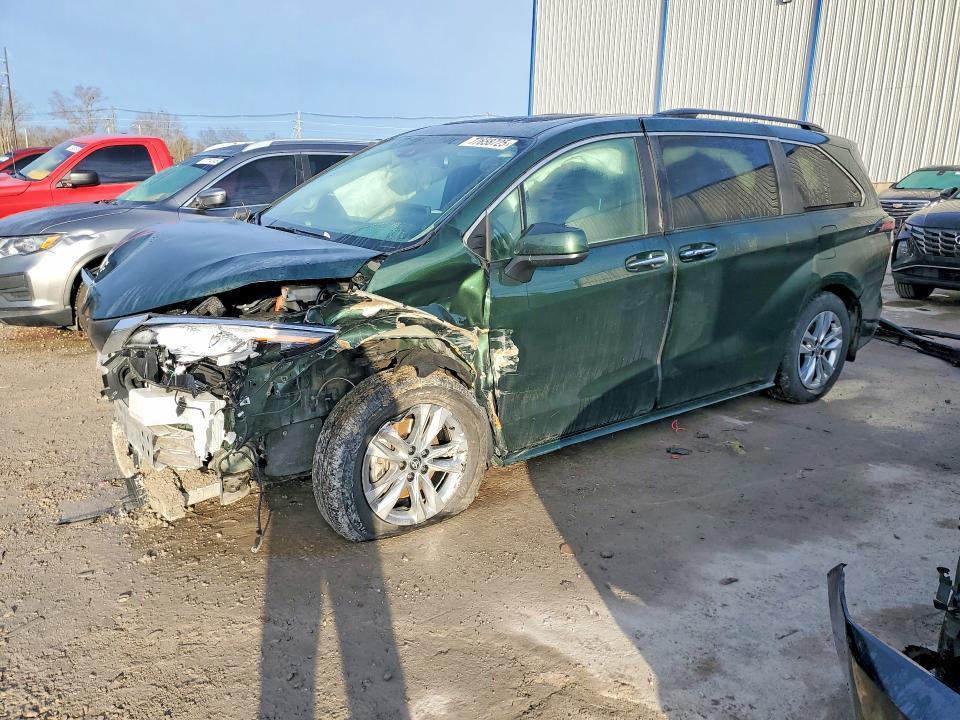 2025 Toyota Sienna xle 7-passenger