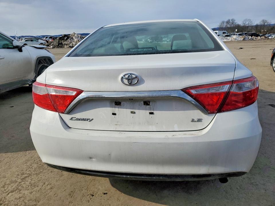 2015 Toyota Camry le