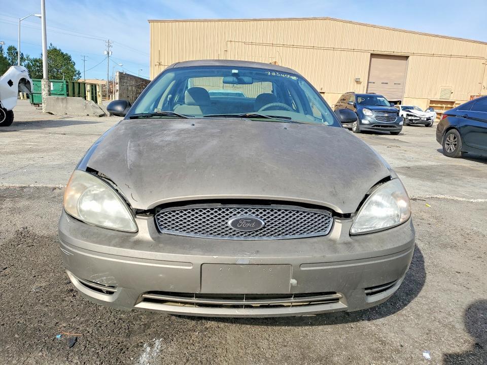 2005 Ford Taurus se