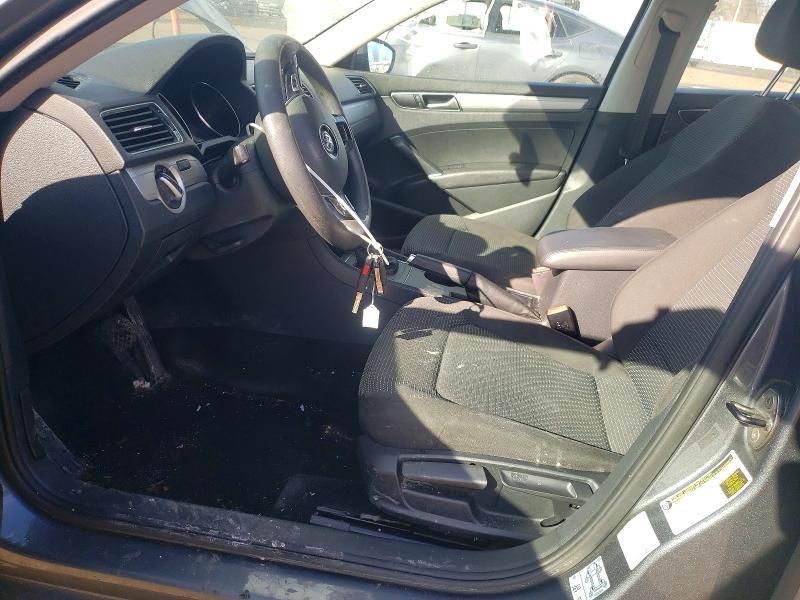 2016 Volkswagen Passat s