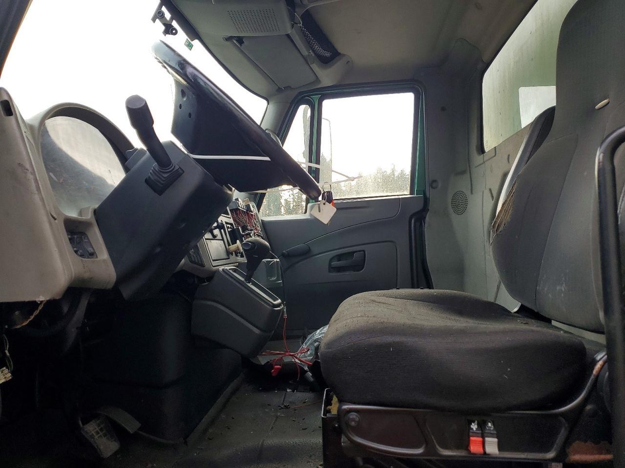 2009 International 4300 BOX Truck