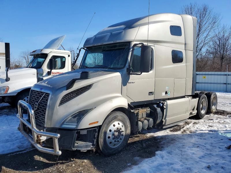 2019 Volvo VNL Semi Truck