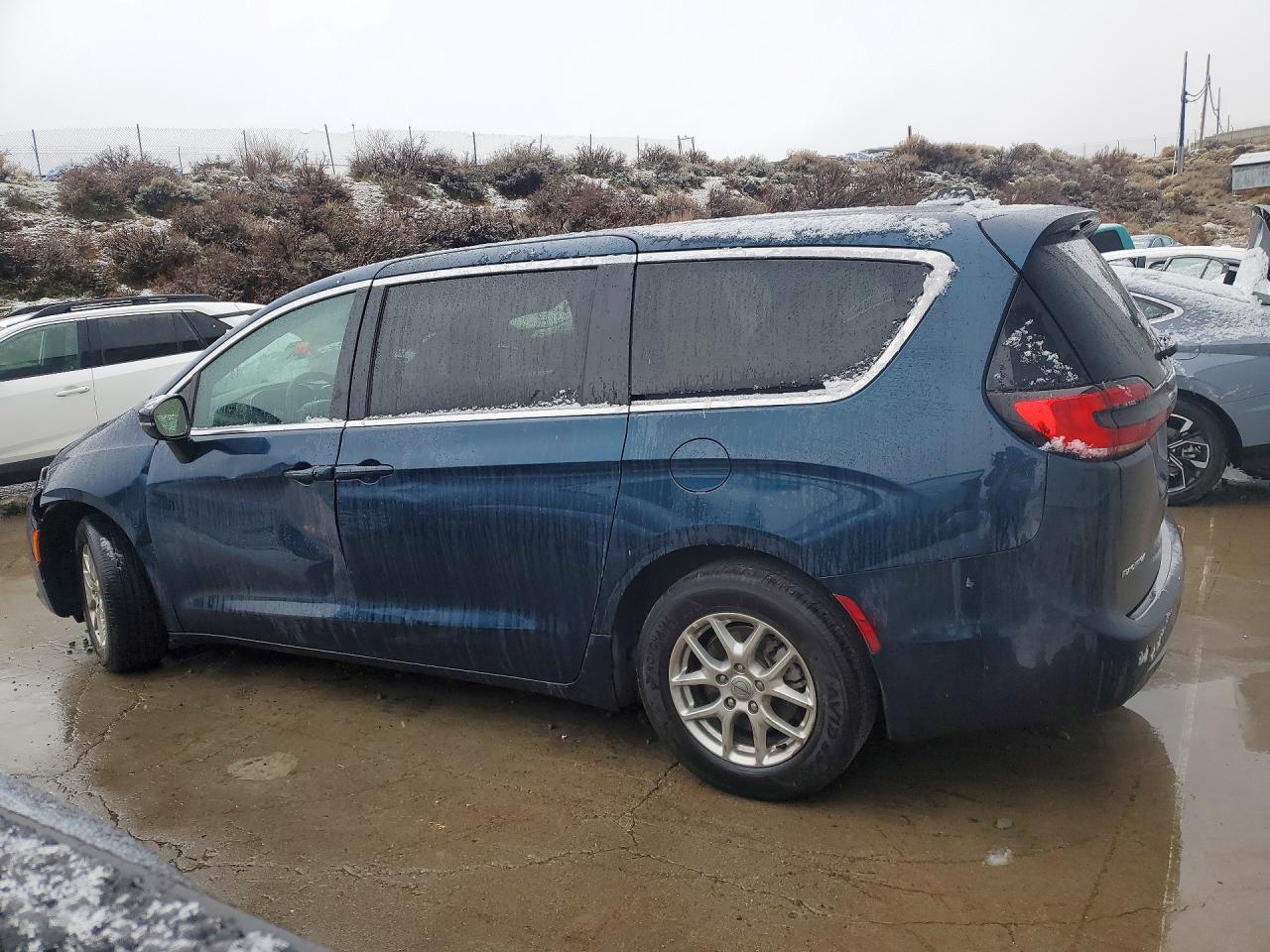 2025 Chrysler Pacifica Select