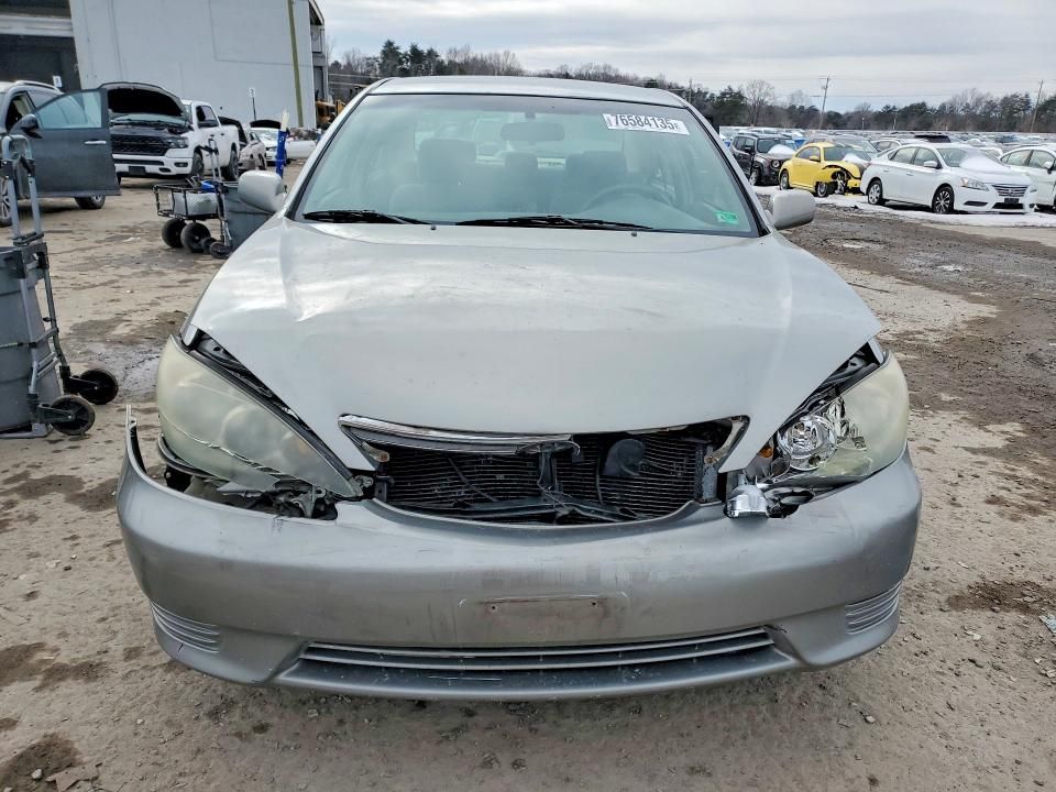 2005 Toyota Camry le