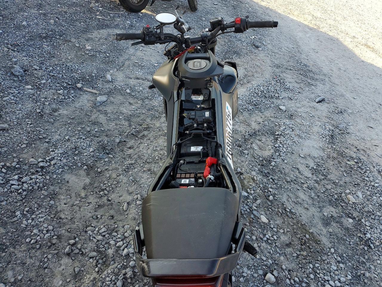 2024 Husqvarna Vitpilen 401/SVARTPILEN 401