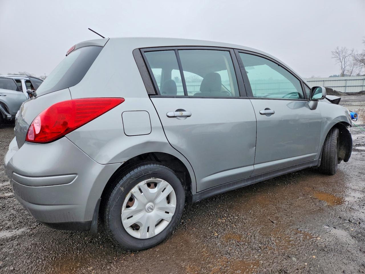 2012 Nissan Versa s