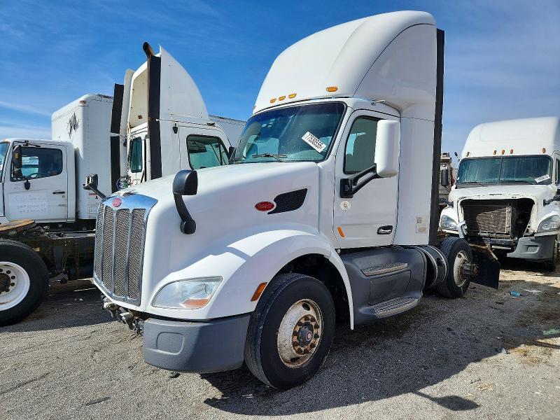 2017 Peterbilt 579-Semi Truck