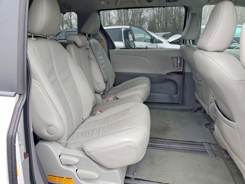 2013 Toyota Sienna xle