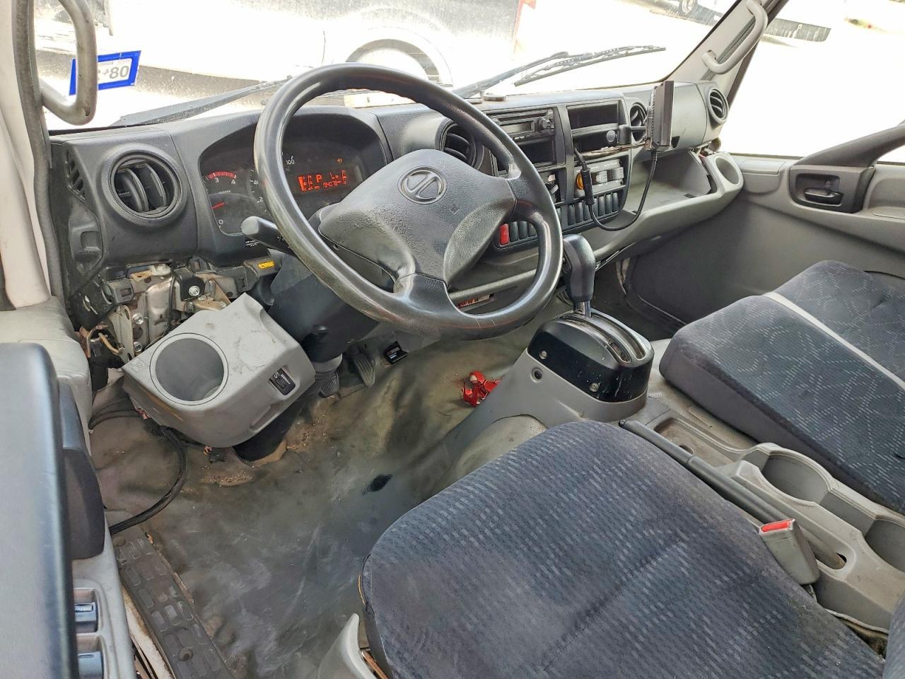 2018 Hino 195 BOX Truck