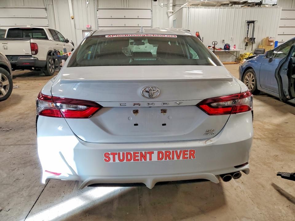 2022 Toyota Camry se