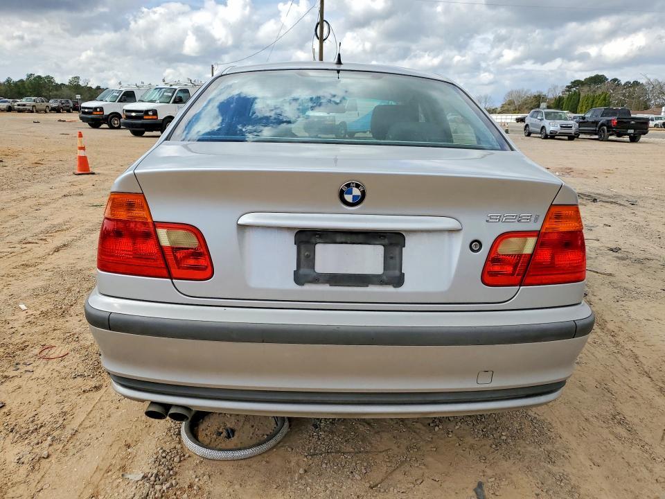 1999 BMW 328 i Automatic