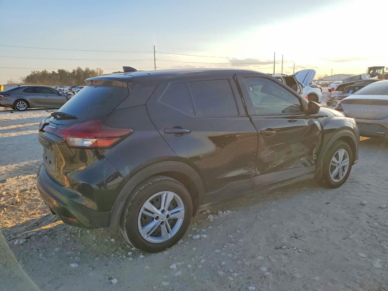 2025 Nissan Kicks Play s