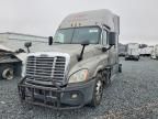 2018 Freightliner Cascadia 125 Semi Truck