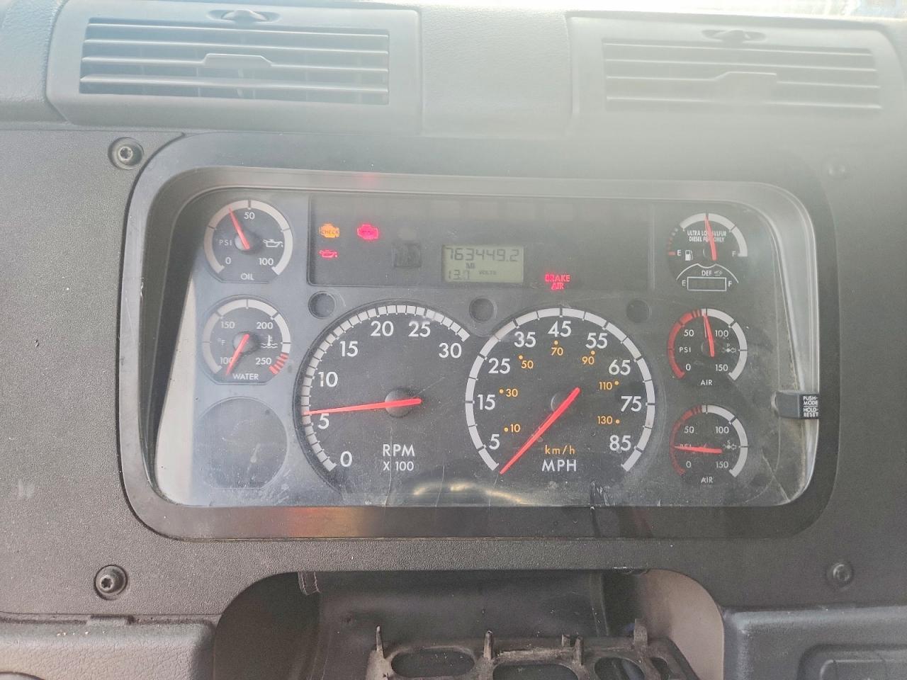 2016 Freightliner Cascadia 125 Semi Truck