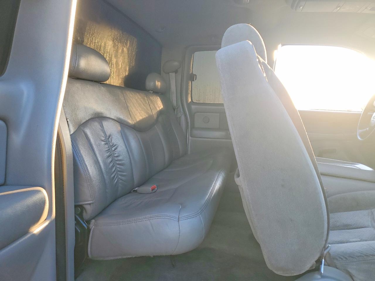 2000 Chevrolet Silverado C1500