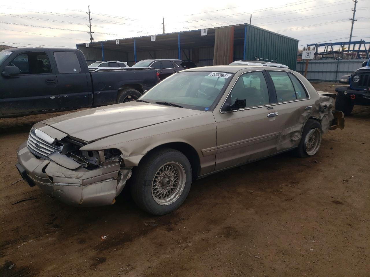 2002 Ford Crown Victoria lx