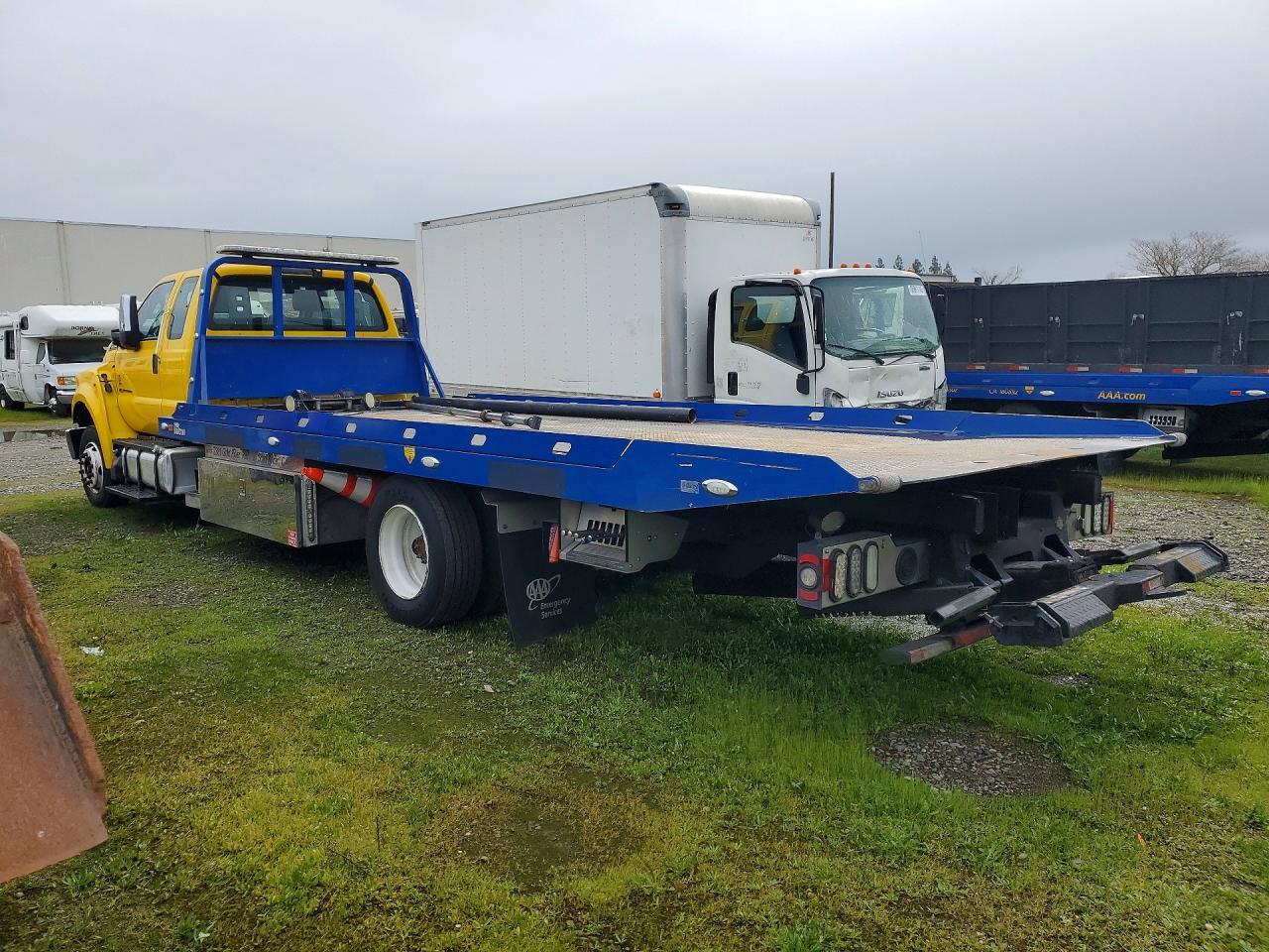 2021 Ford F650 Super Duty Rollback Truck