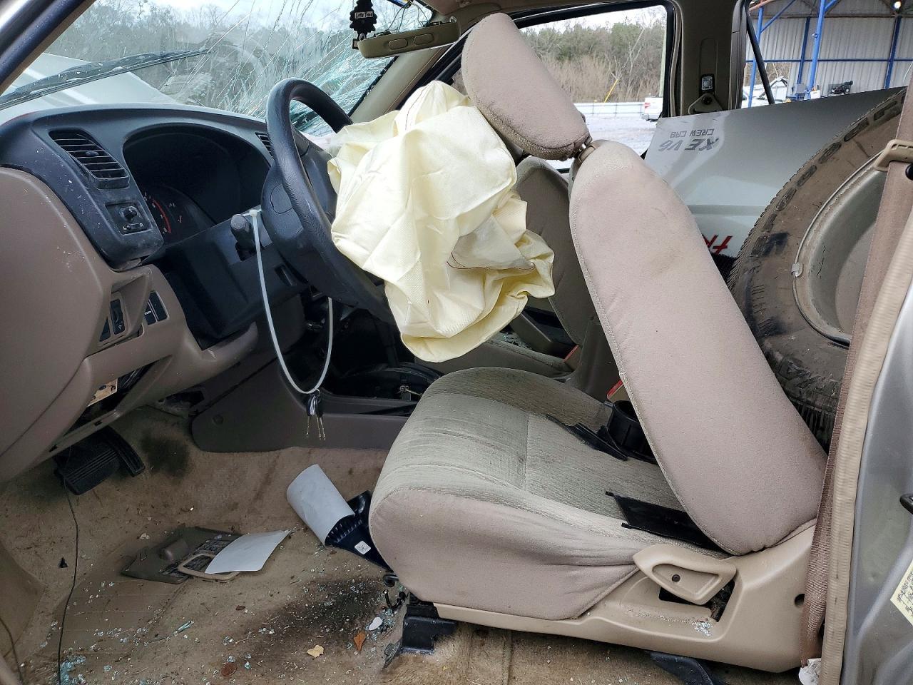 2000 Nissan Frontier XE