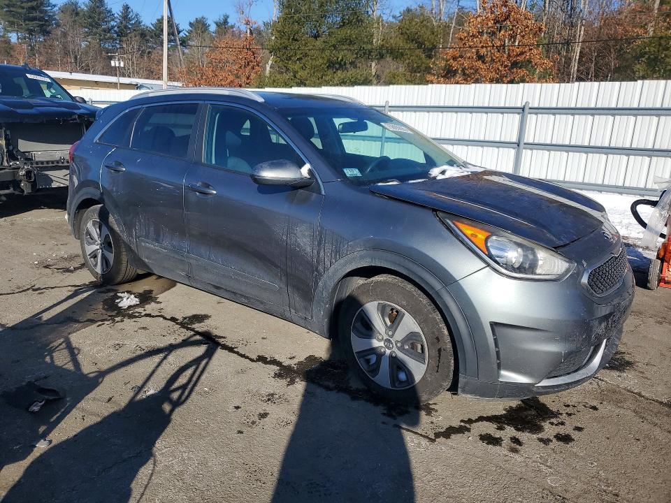 2017 KIA Niro fe