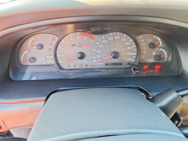 2004 Toyota Sequoia SR5