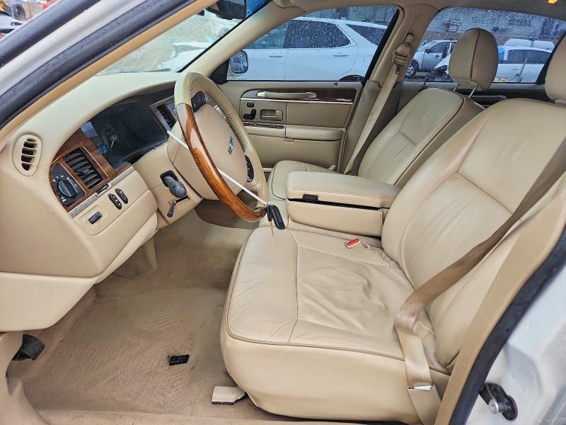 2007 Lincoln Town car Designer