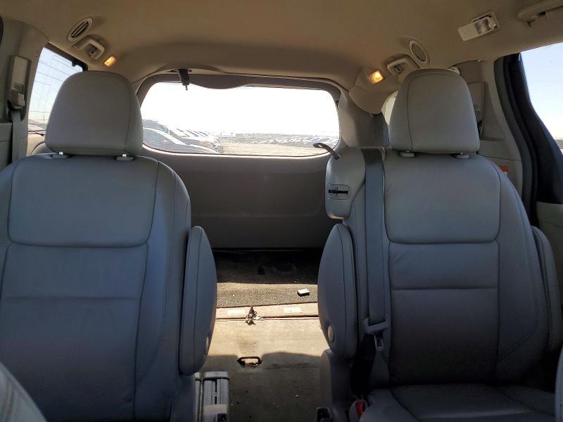 2018 Toyota Sienna xle 8-passenger
