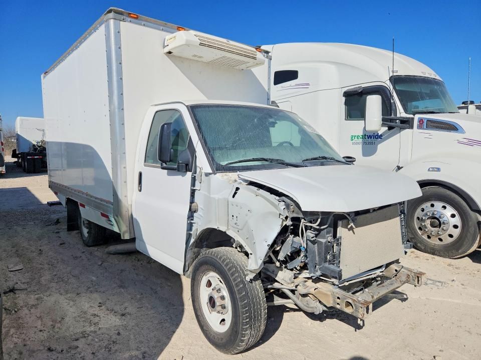 2023 GMC Savana Cutaway G3500