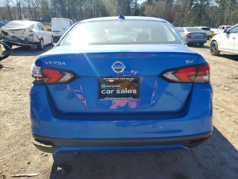 2022 Nissan Versa sv