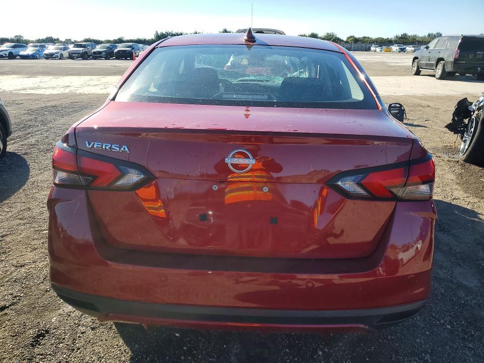2025 Nissan Versa sv