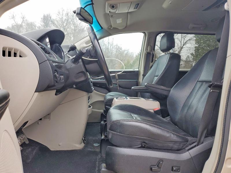 2013 Chrysler Town & Country Touring