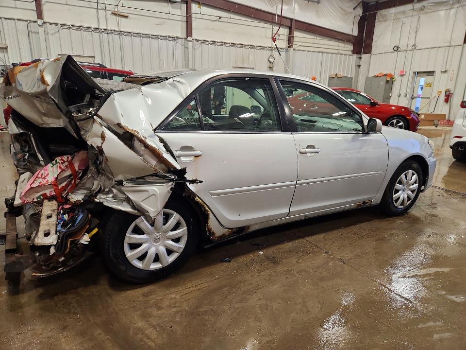 2005 Toyota Camry le
