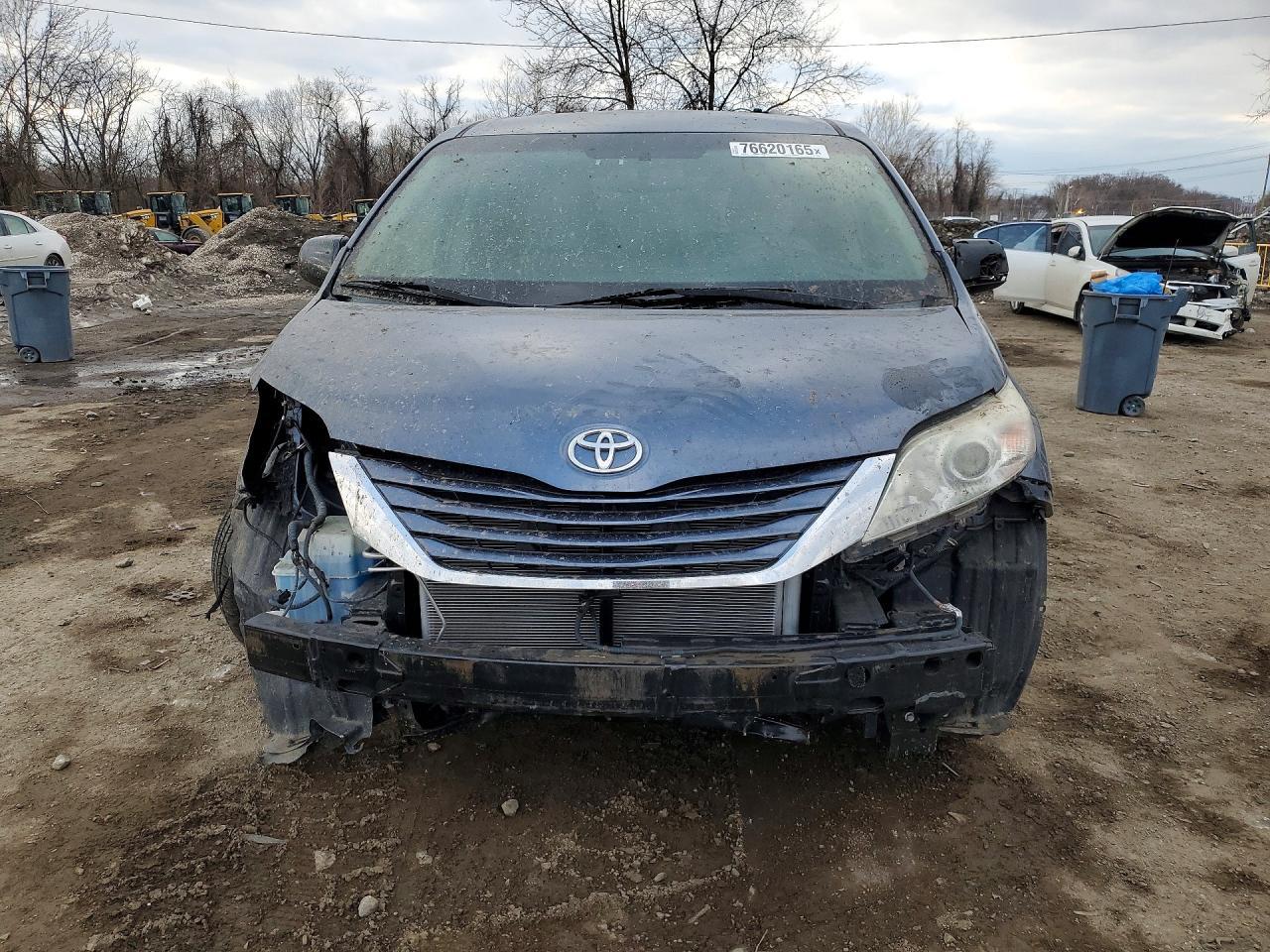 2016 Toyota Sienna le