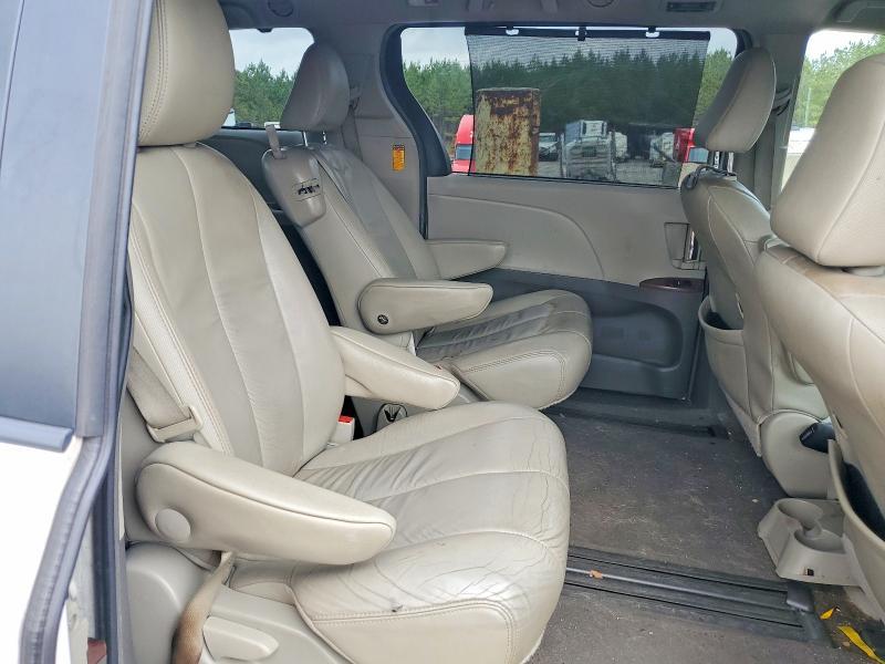 2014 Toyota Sienna xle