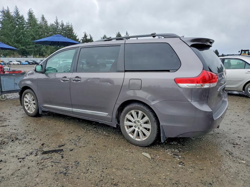 2014 Toyota Sienna Limited 7-passenger