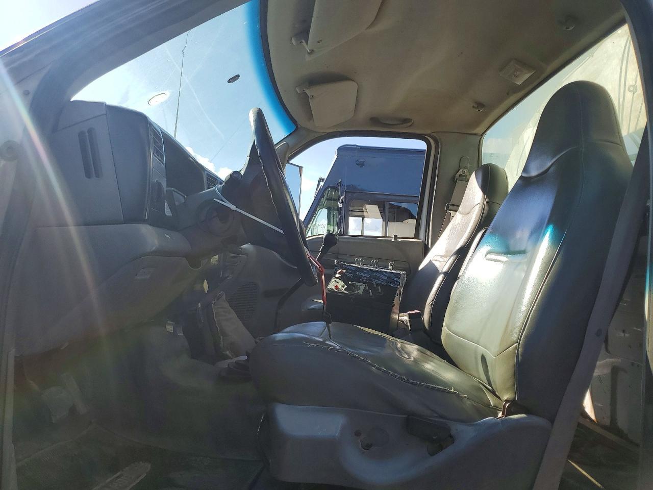 2006 Ford F750 Super Duty Tank Truck