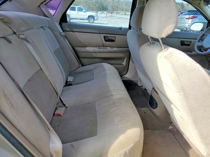 2005 Ford Taurus se