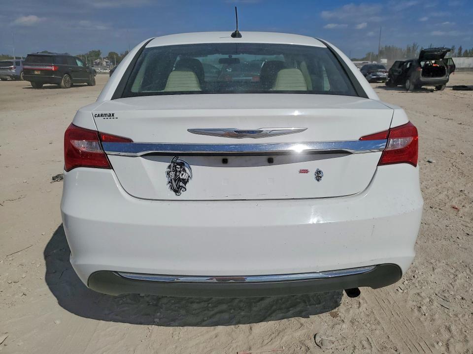2013 Chrysler 200 lx