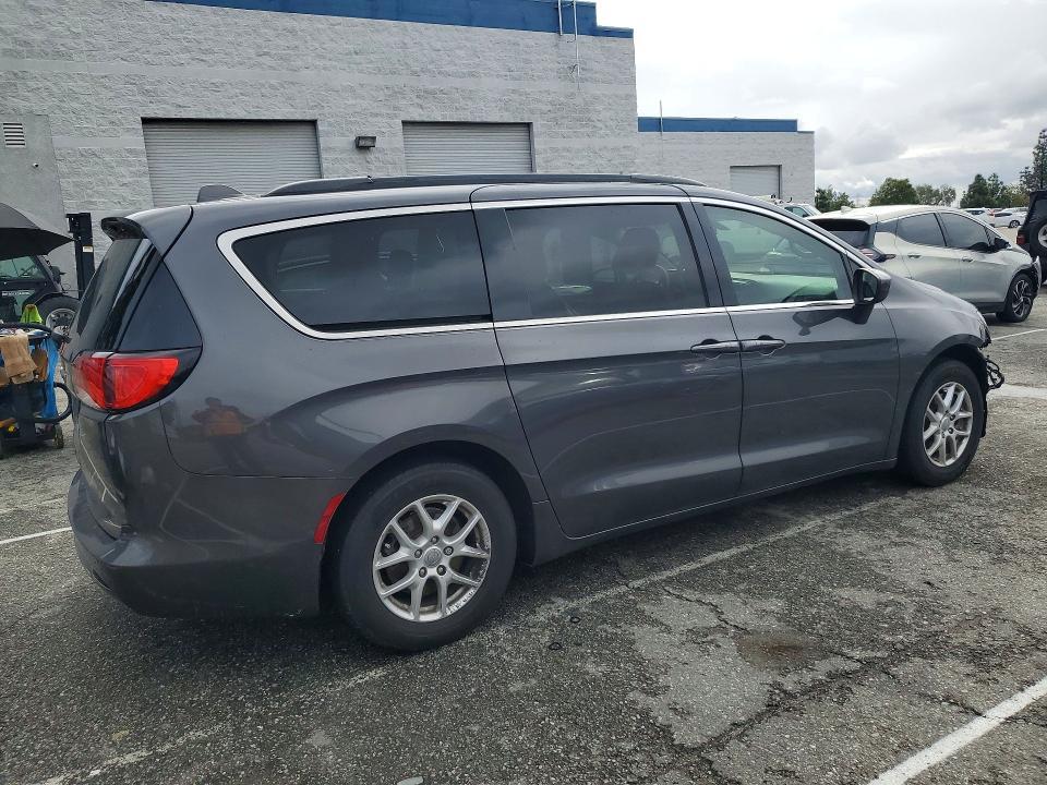 2020 Chrysler Voyager lxi