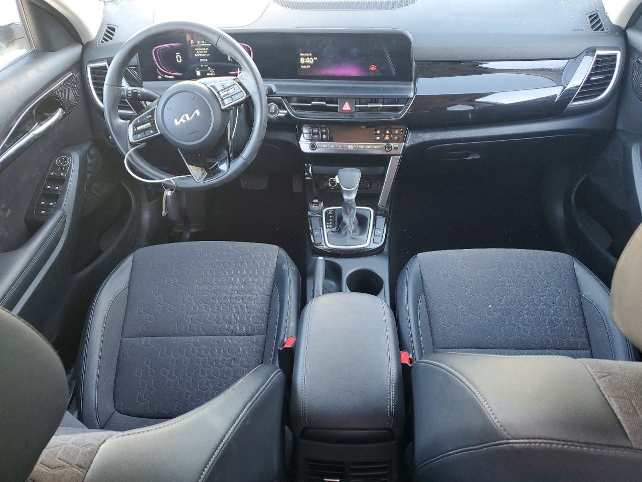 2025 KIA Seltos s