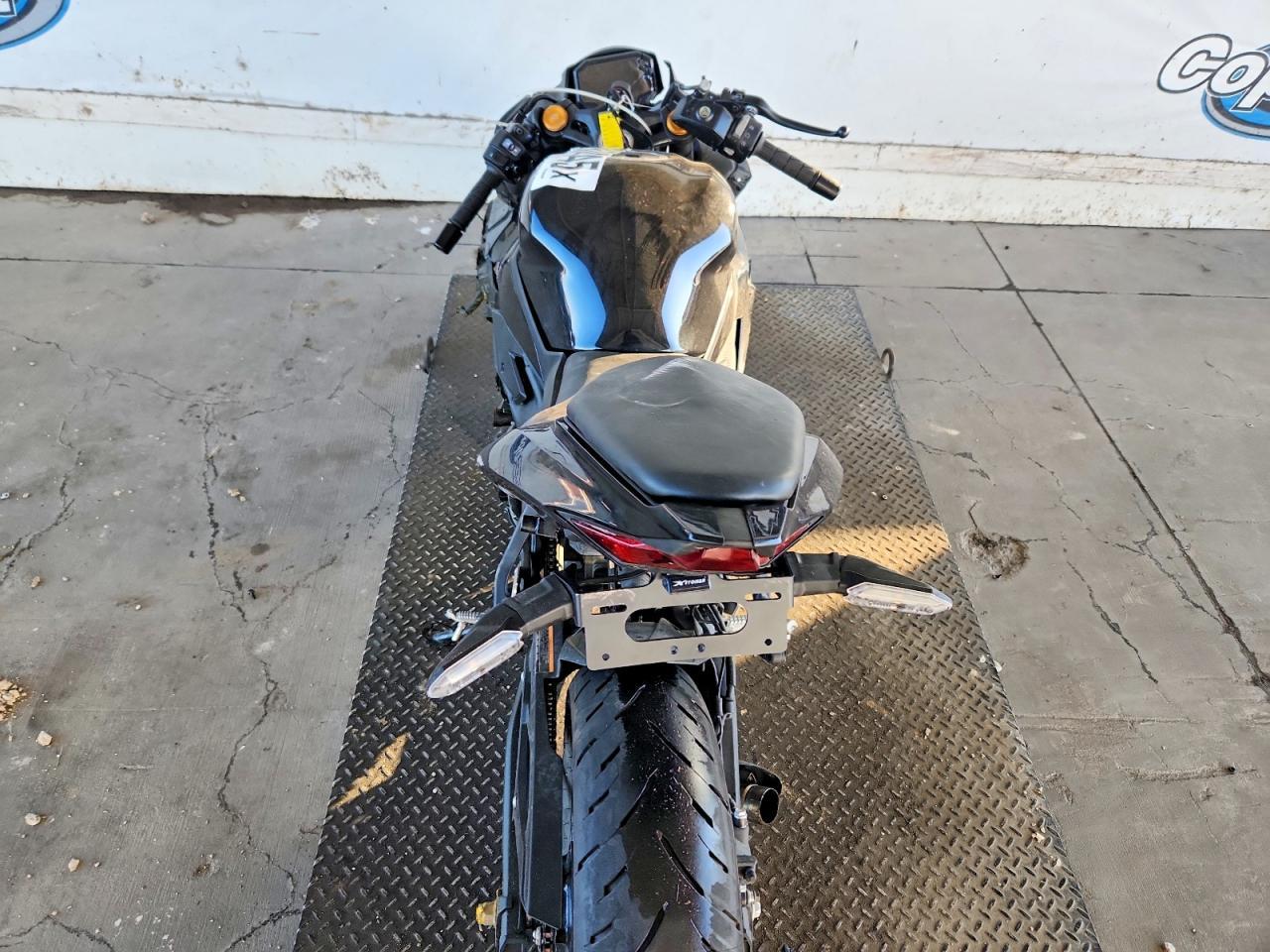 2025 Kawasaki ZX400 P
