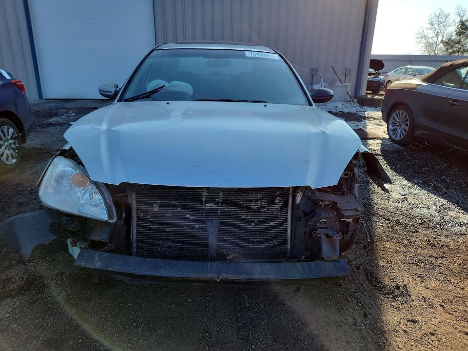 2003 Niss Altima