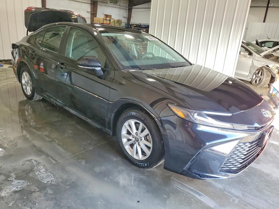 2025 Toyota Camry le