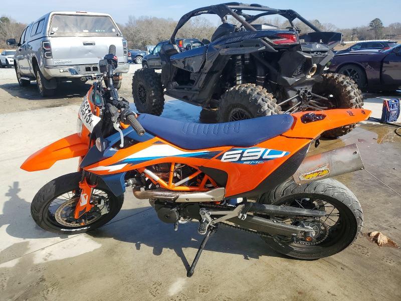 2024 KTM 690 SMC R