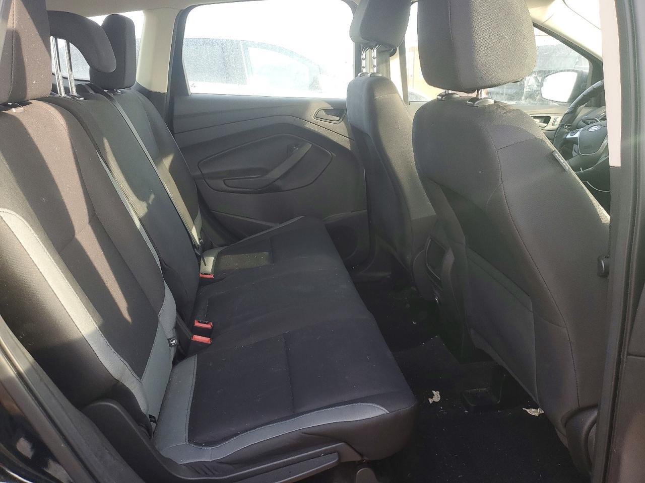 2016 Ford Escape s