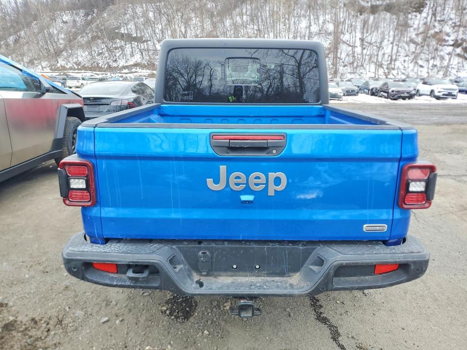 2022 Jeep Gladiator Overland