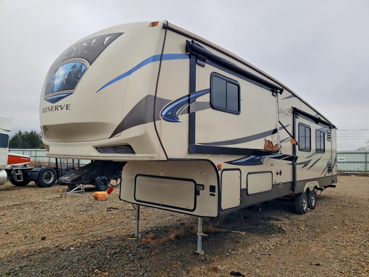 2015 Crosby 2015 Crossroads Sunset Camper
