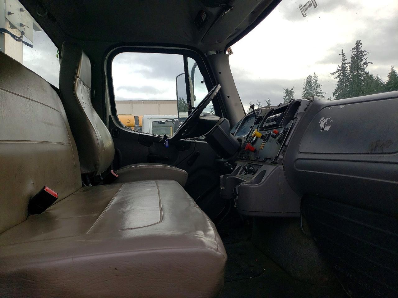 2014 Freigliner 2014 Freightliner Business Class M2 Bucket Truck