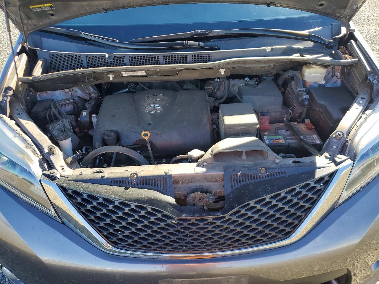 2017 Toyota Sienna se