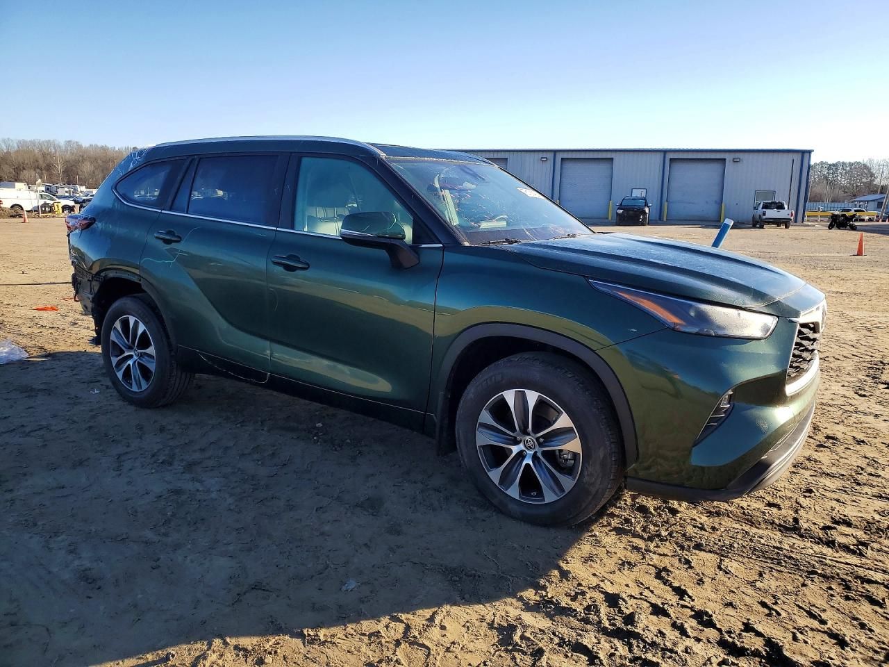 2024 Toyota Highlander le