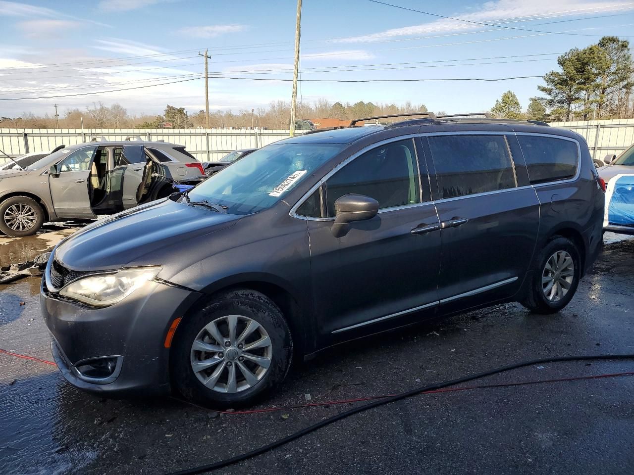 2017 Chrysler Pacifica Touring l